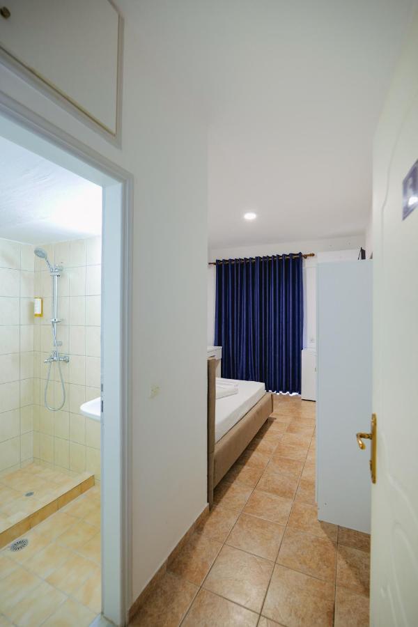 Mema Rooms Himare Exterior photo