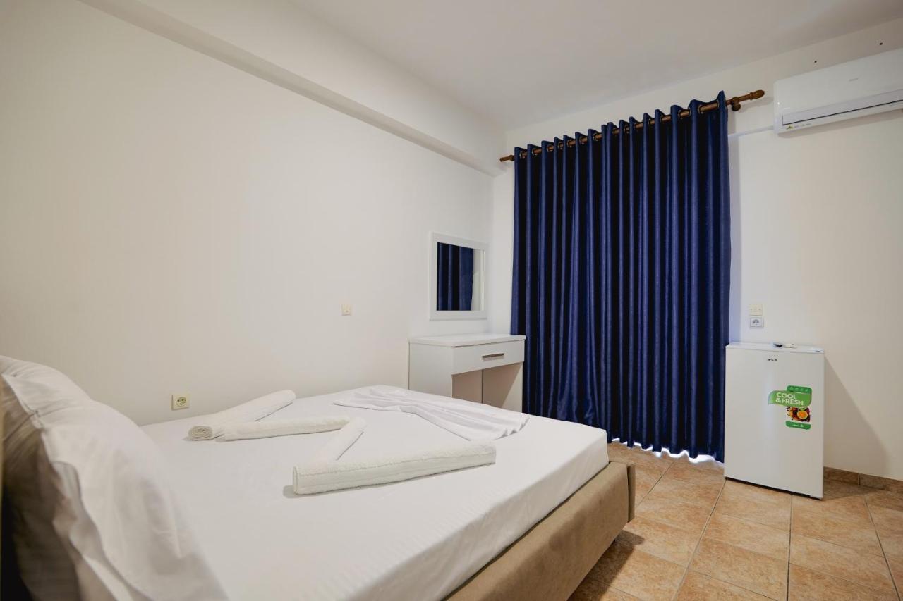 Mema Rooms Himare Exterior photo