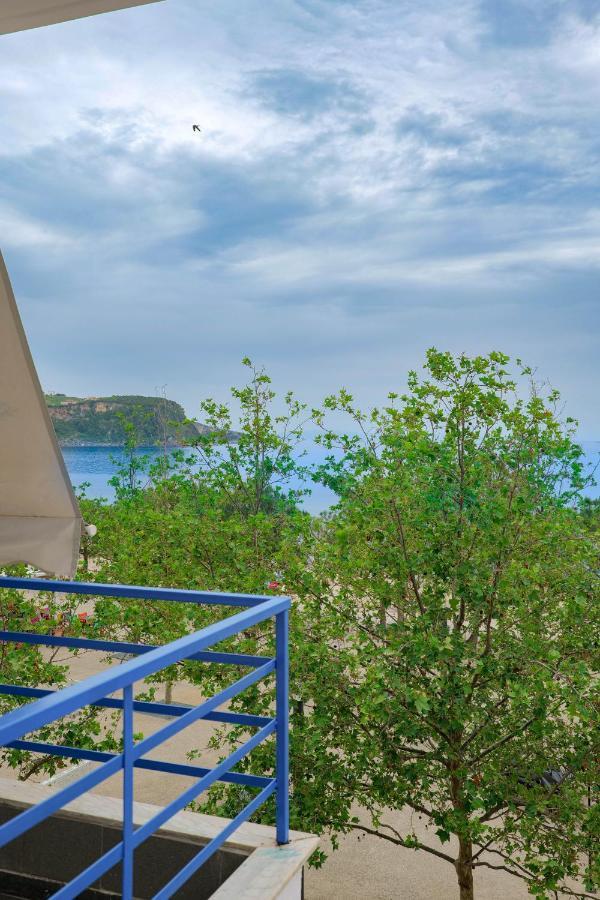Mema Rooms Himare Exterior photo