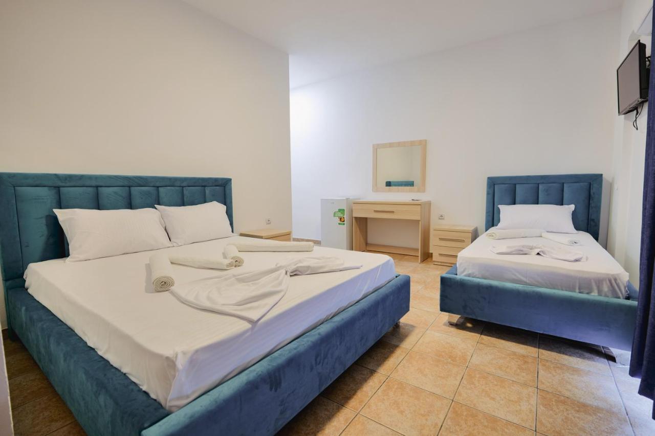 Mema Rooms Himare Exterior photo