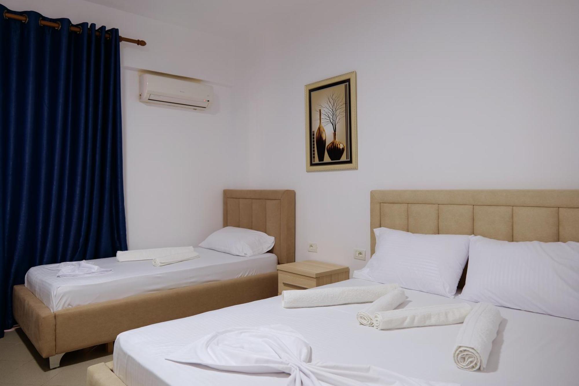 Mema Rooms Himare Exterior photo