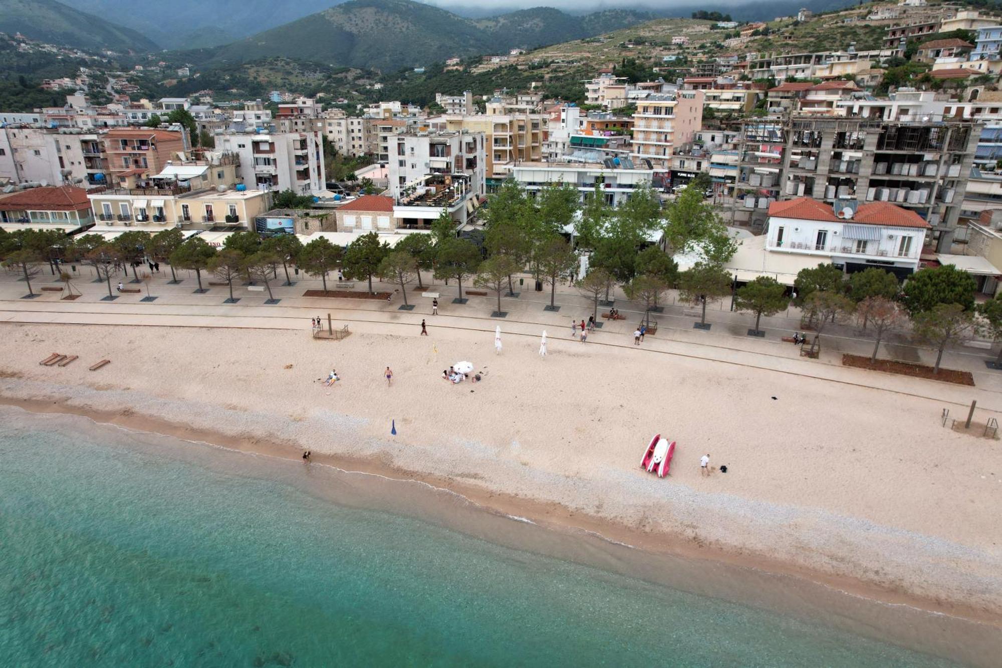 Mema Rooms Himare Exterior photo