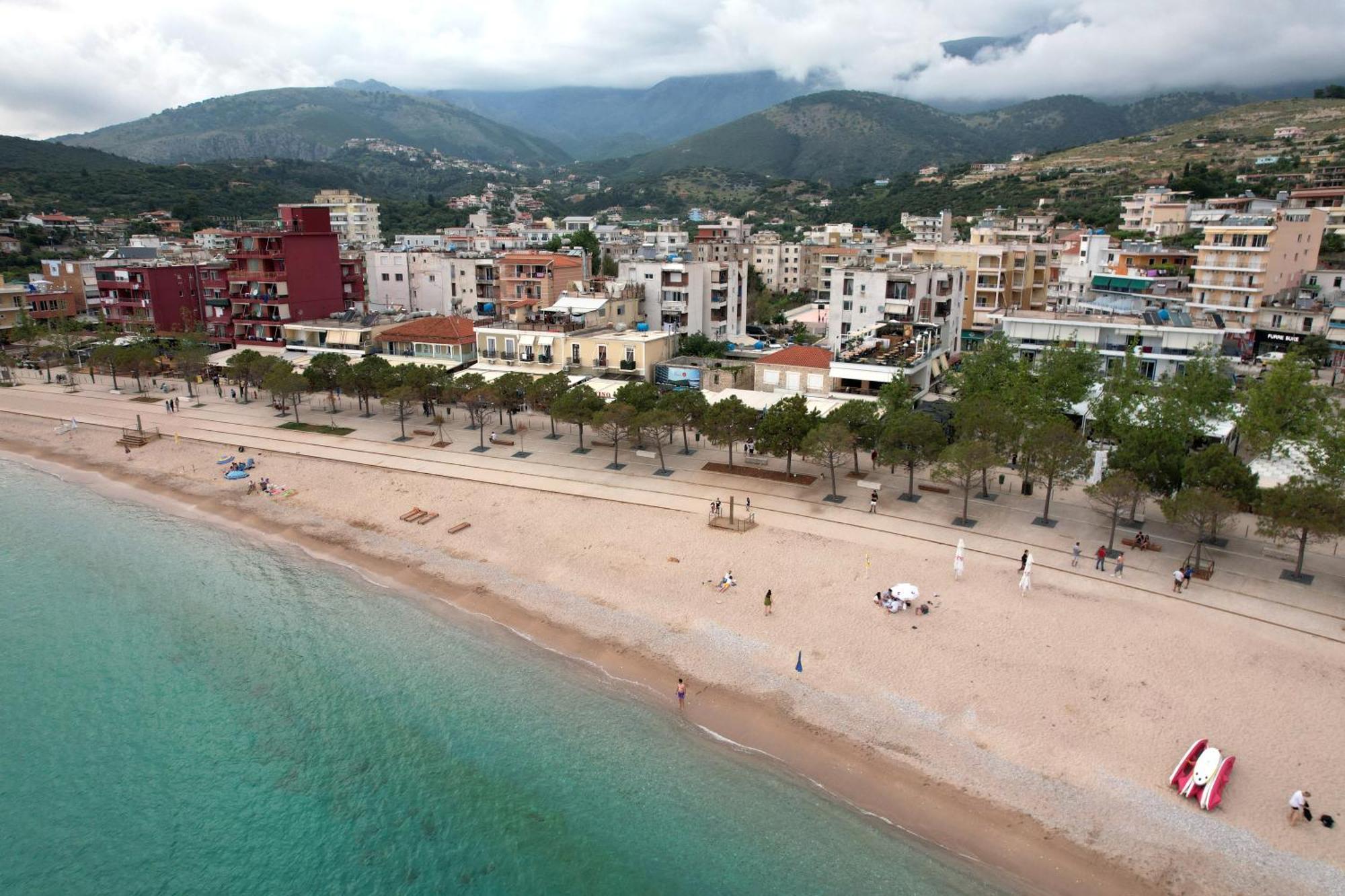 Mema Rooms Himare Exterior photo