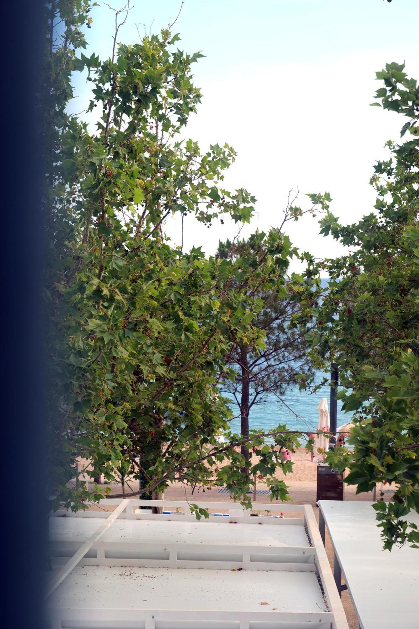 Mema Rooms Himare Exterior photo